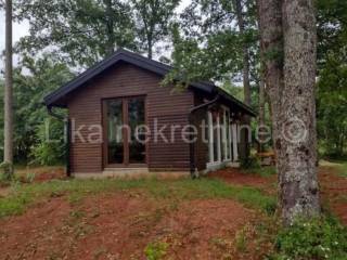 Kuća - Vila u prirodi, Prodaja, Lovinac, Štikada