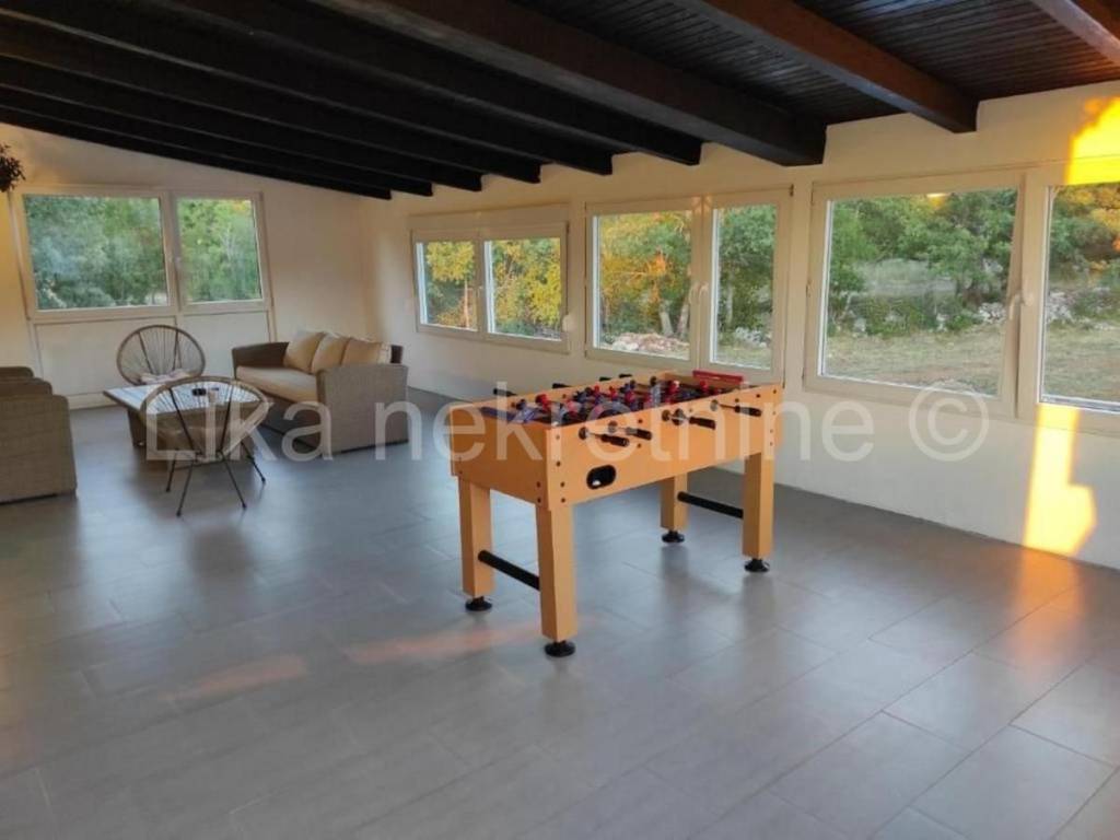 Kuća - Vila u prirodi, Prodaja, Lovinac, Štikada