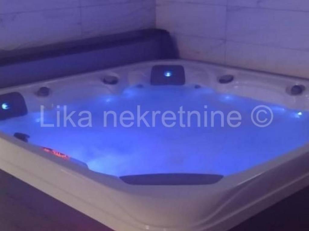 Kuća - Vila u prirodi, Prodaja, Lovinac, Štikada