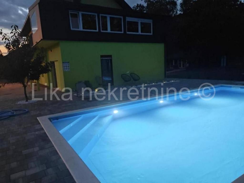 Kuća - Vila u prirodi, Prodaja, Lovinac, Štikada