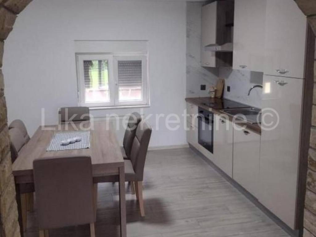 Kuća - Vila u prirodi, Prodaja, Lovinac, Štikada