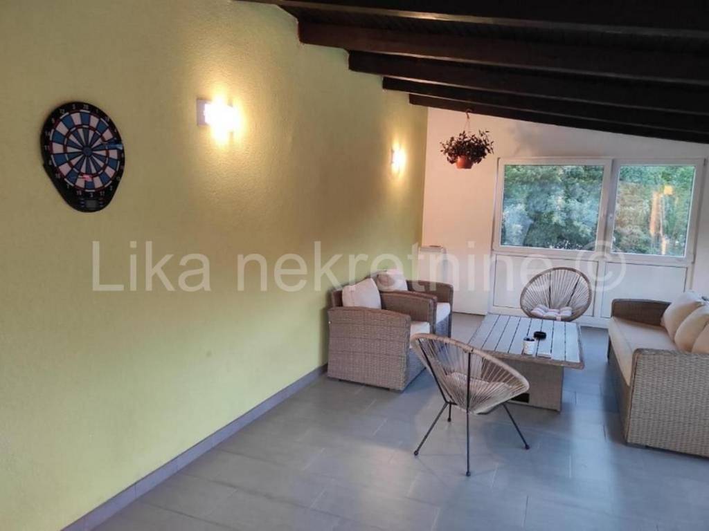 Kuća - Vila u prirodi, Prodaja, Lovinac, Štikada