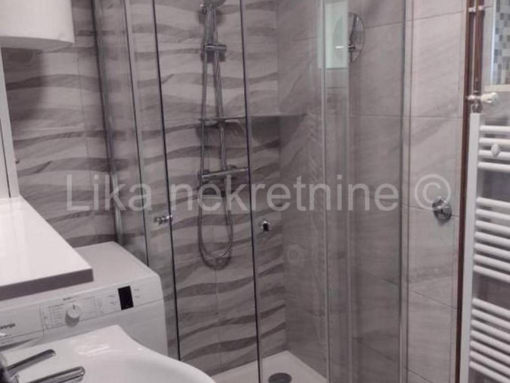 Kuća - Vila u prirodi, Prodaja, Lovinac, Štikada