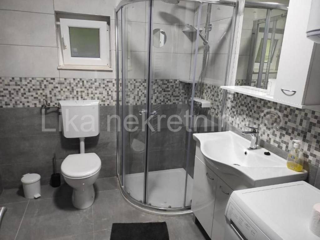 Kuća - Vila u prirodi, Prodaja, Lovinac, Štikada