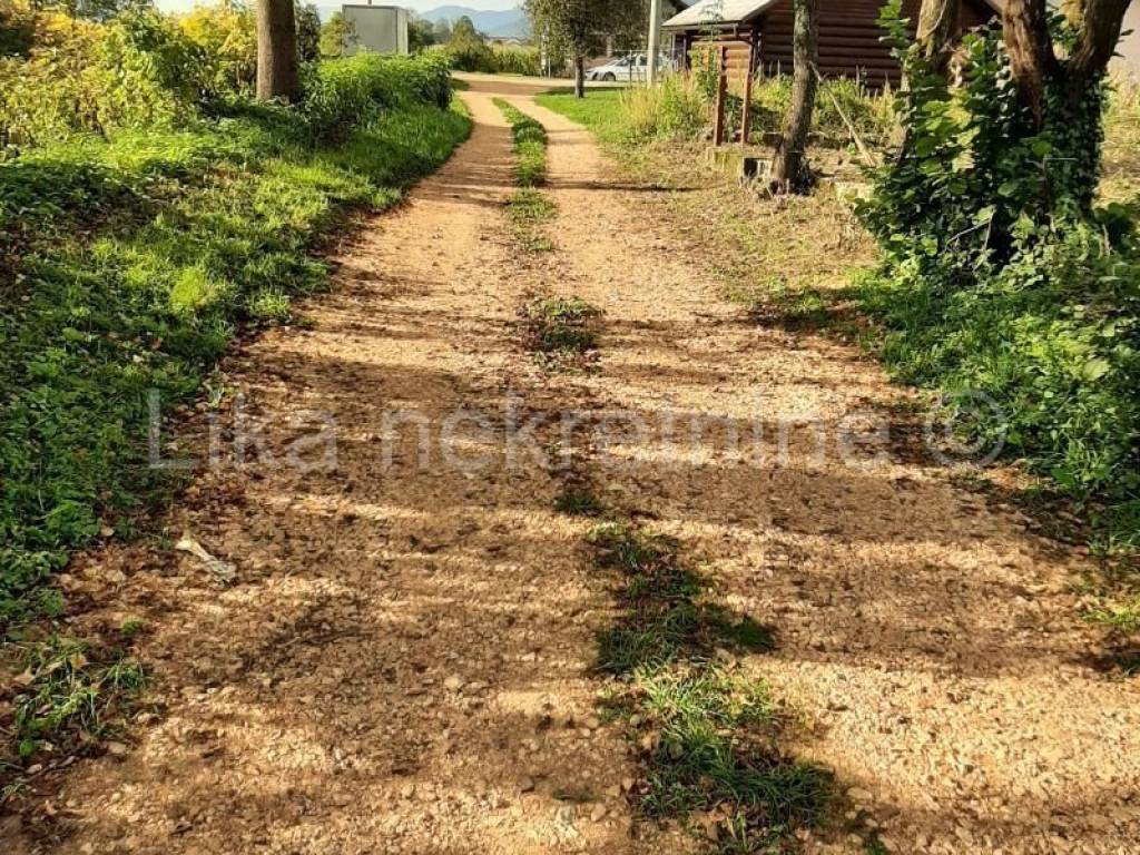 Kuća devastirana u Domovinskom ratu, Prodaja, Otočac, Brlog