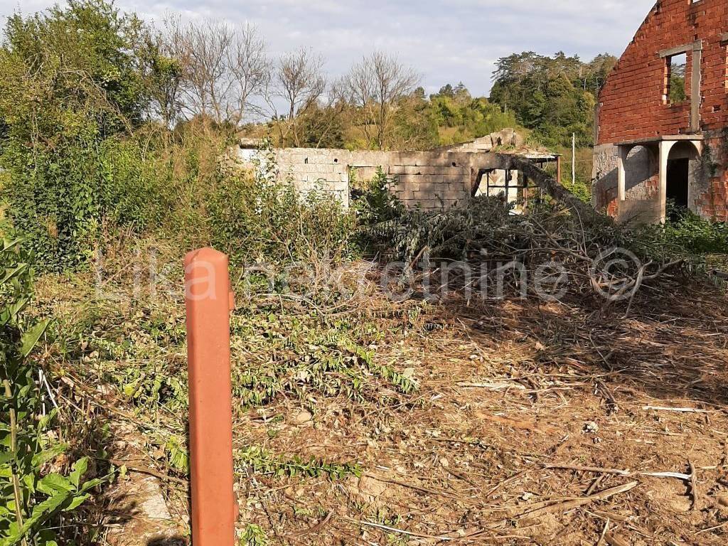 Kuća devastirana u Domovinskom ratu, Prodaja, Otočac, Brlog