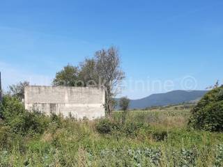 Kuća devastirana u Domovinskom ratu, Prodaja, Otočac, Brlog