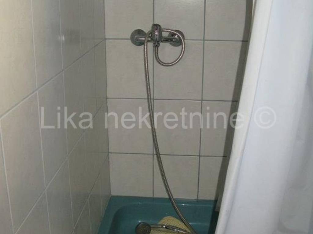 Samostojeca - starinska kuca, Prodaja, Gospic - Okolica, Bilaj