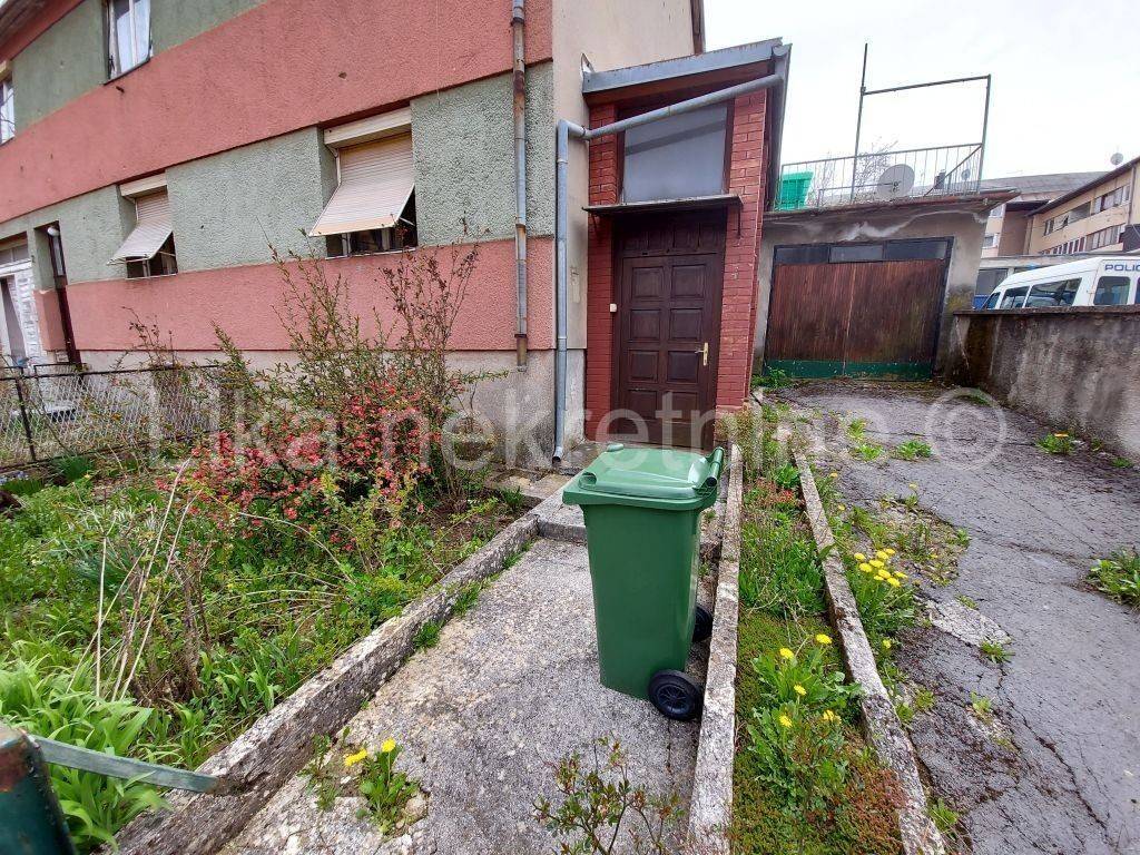 Stan u kuci, Prodaja, Otocac, Otocac