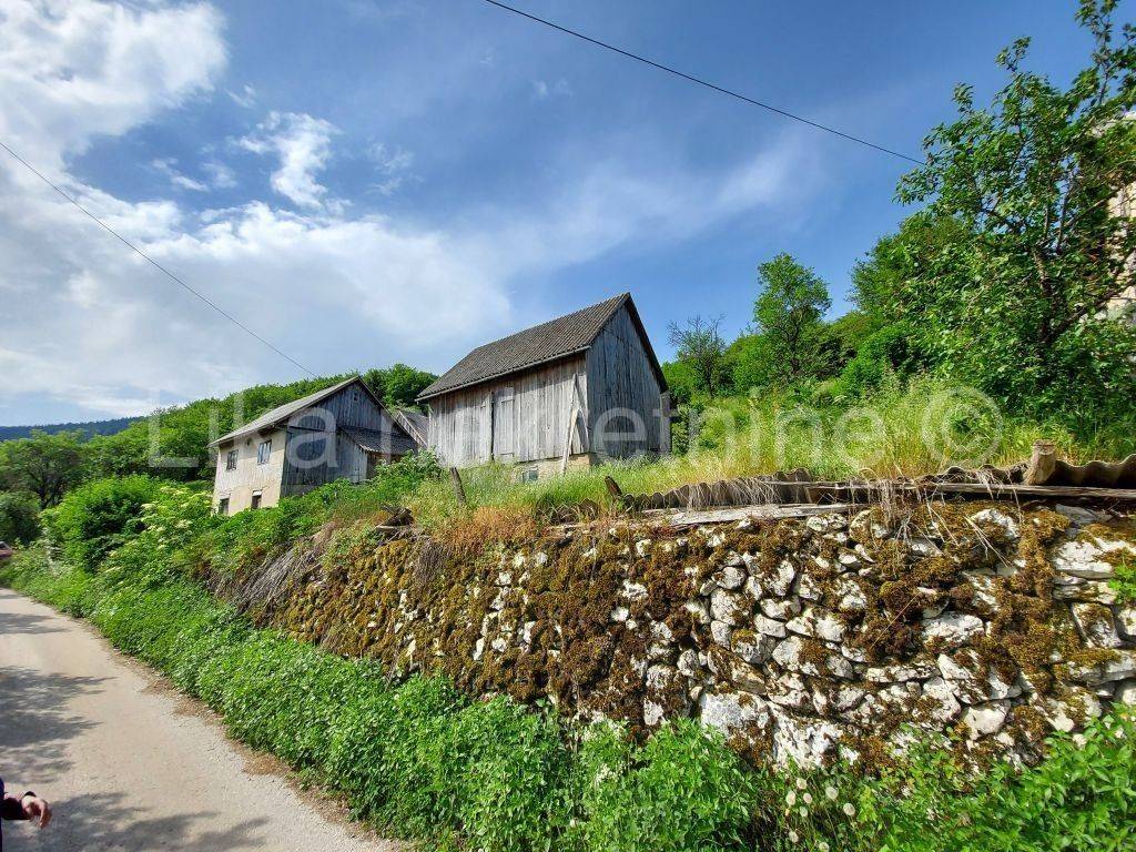 Seosko imanje, Prodaja, Perušić, Lipovo Polje