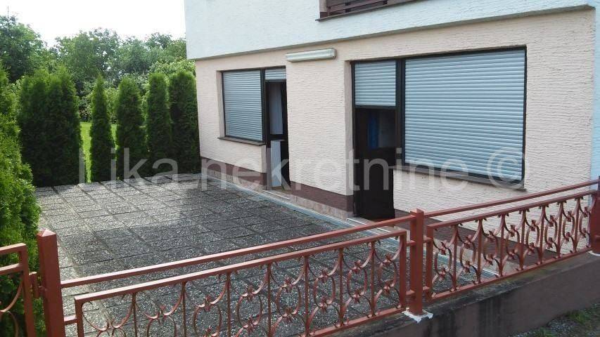 Samostojeća kuća, Prodaja, Karlovac, Švarča