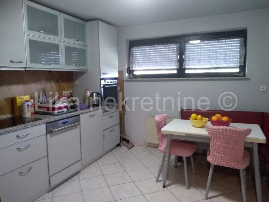 Samostojeća kuća, Prodaja, Karlovac, Švarča