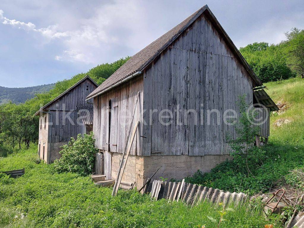 Seosko imanje, Prodaja, Perušic, Lipovo Polje