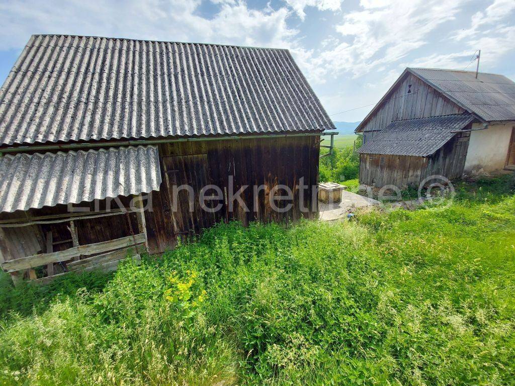 Seosko imanje, Prodaja, Perušic, Lipovo Polje