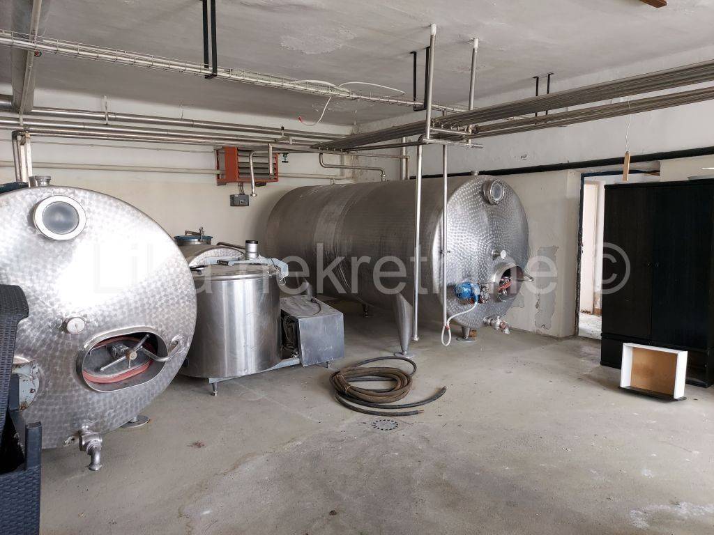 Stambeno-poslovni objekat, Prodaja, Otočac, Ličko Lešće