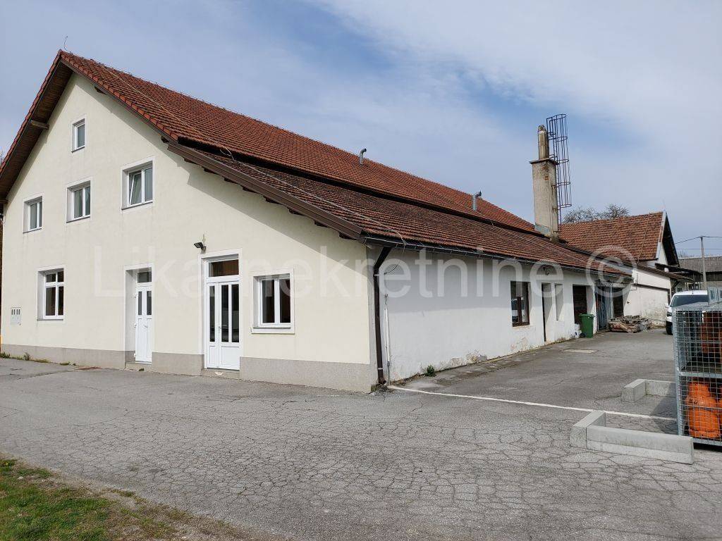 Stambeno-poslovni objekat, Prodaja, Otočac, Ličko Lešće