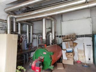 Stambeno-poslovni objekat, Prodaja, Otočac, Ličko Lešće