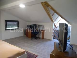 Samostojeća kuća, Prodaja, Karlovac, Švarča