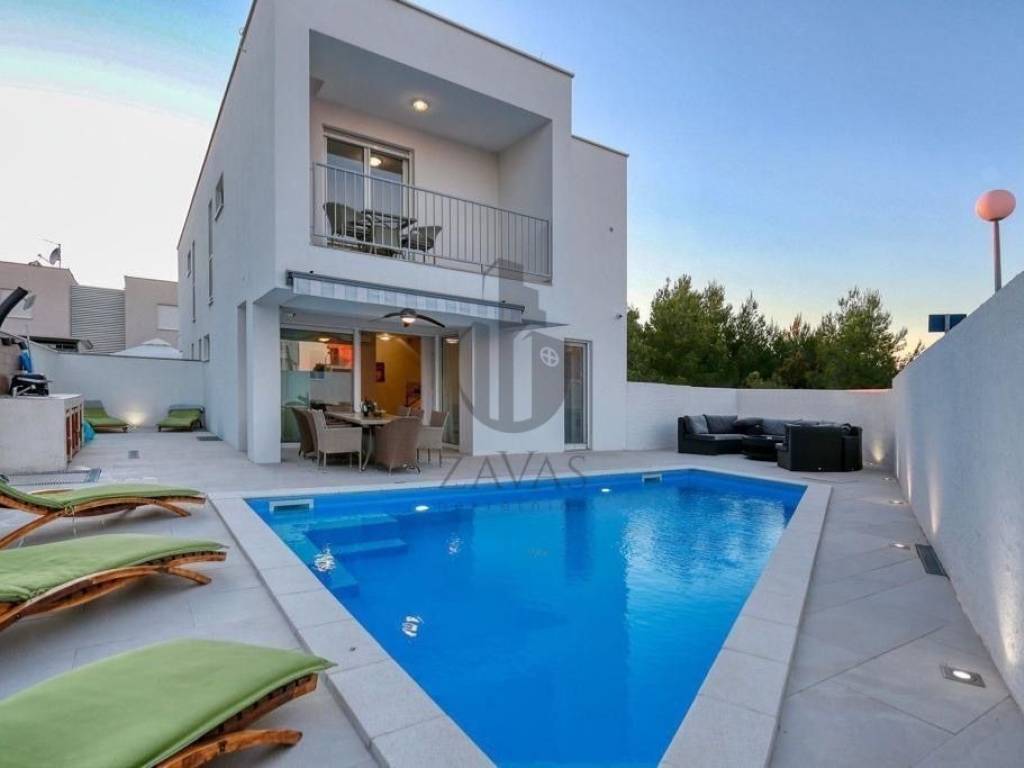 Vila, prodaja, Nin,Zaton