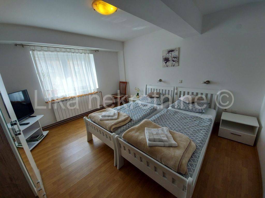 Stambeno-poslovni objekat, Prodaja, Otočac, Ličko Lešće