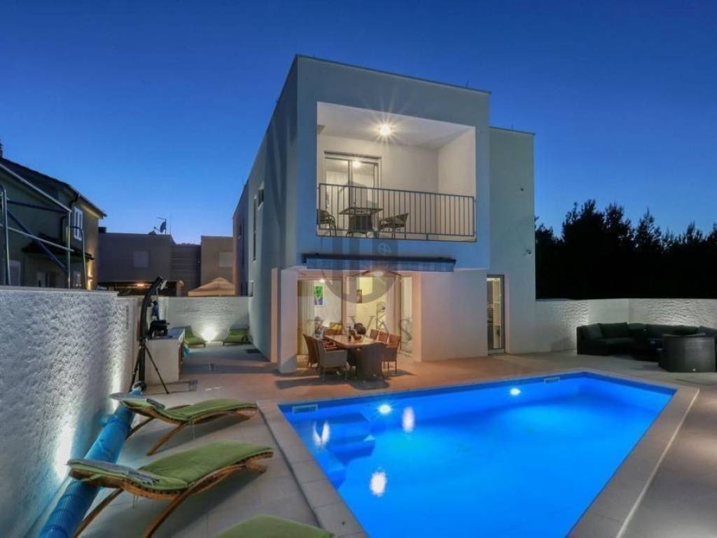 Vila, prodaja, Nin,Zaton