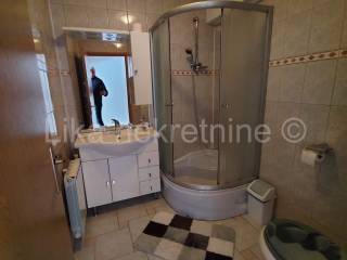 Stambeno-poslovni objekat, Prodaja, Otočac, Ličko Lešće