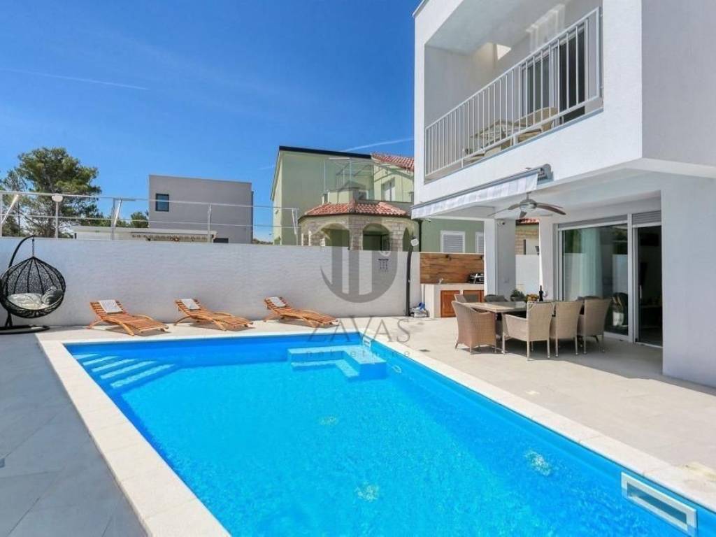 Vila, prodaja, Nin,Zaton