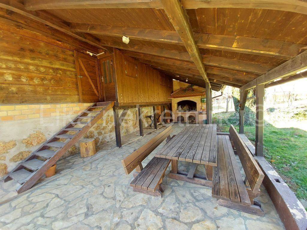 Samostojeća kuća, Prodaja, Otočac, Ličko Lešće