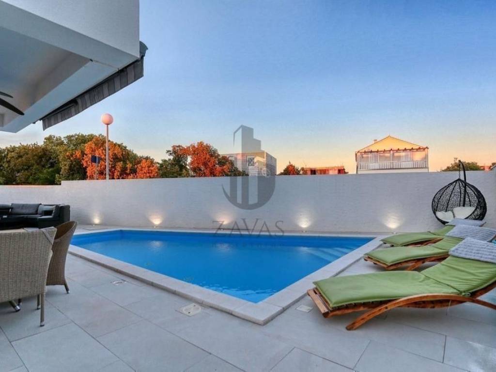 Vila, prodaja, Nin,Zaton