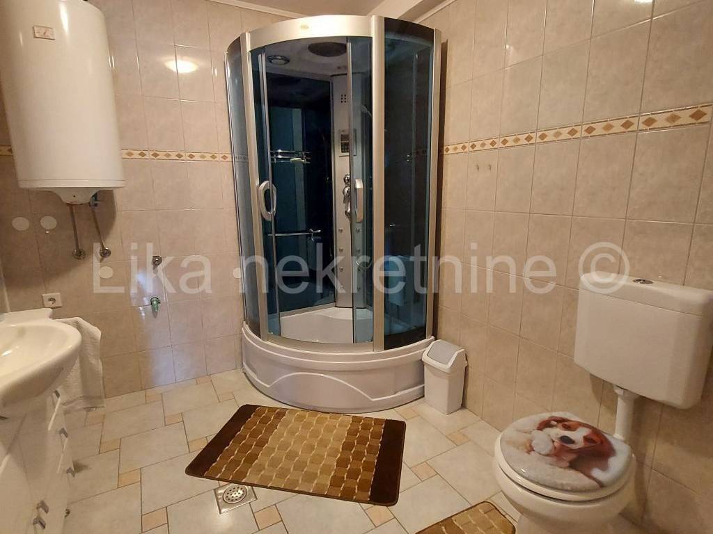 Stambeno-poslovni objekat, Prodaja, Otočac, Ličko Lešće