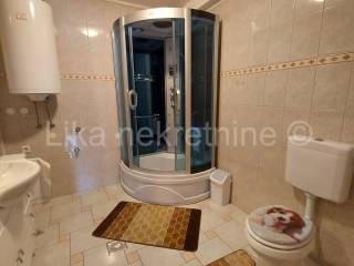 Stambeno-poslovni objekat, Prodaja, Otočac, Ličko Lešće