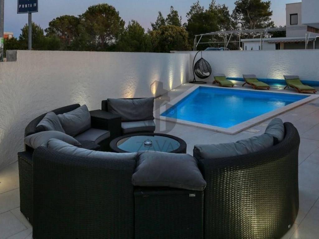 Vila, prodaja, Nin,Zaton