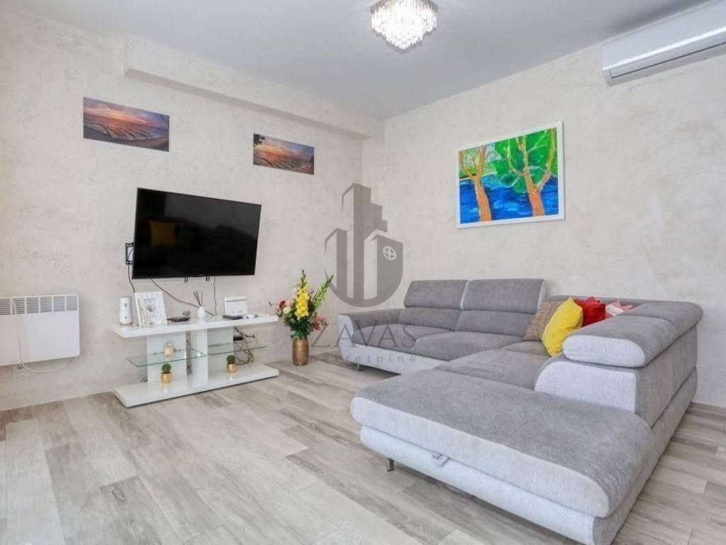 Vila, prodaja, Nin,Zaton