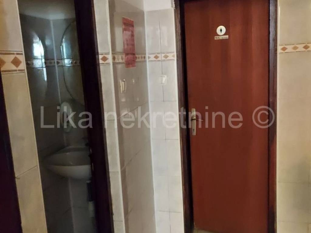 Stambeno-poslovni objekat, Prodaja, Otočac, Ličko Lešće