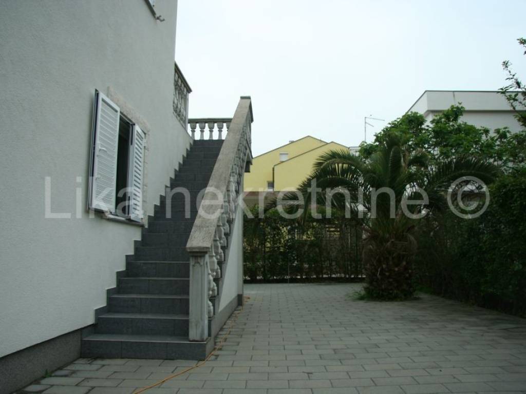 Apartmanska kuća, Prodaja, Privlaka, Privlaka