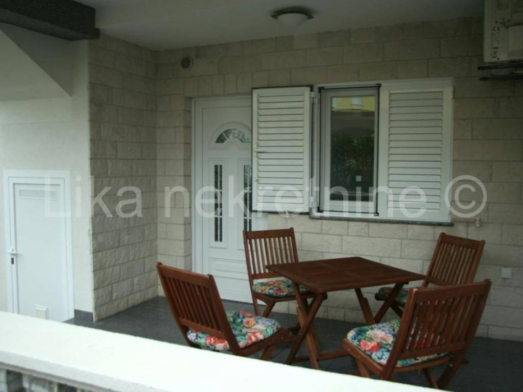 Apartmanska kuća, Prodaja, Privlaka, Privlaka