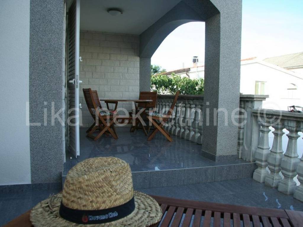 Apartmanska kuca, Prodaja, Privlaka, Privlaka