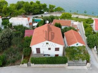Apartmanska kuća, Prodaja, Postira, Postira