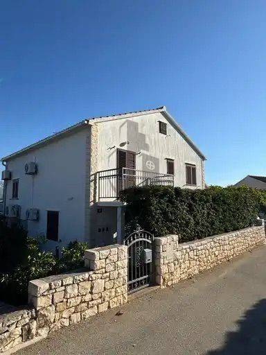 Apartmanska kuća, Prodaja, Postira, Postira