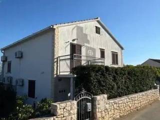 Apartmanska kuća, Prodaja, Postira, Postira