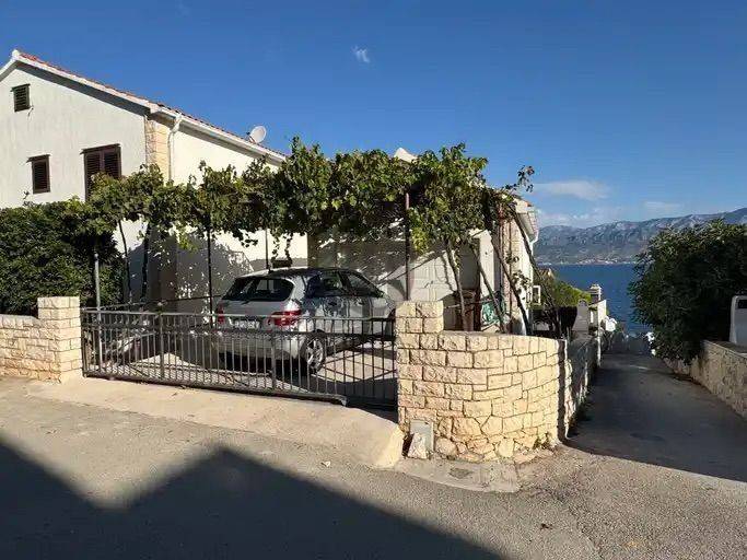 Apartmanska kuća, Prodaja, Postira, Postira