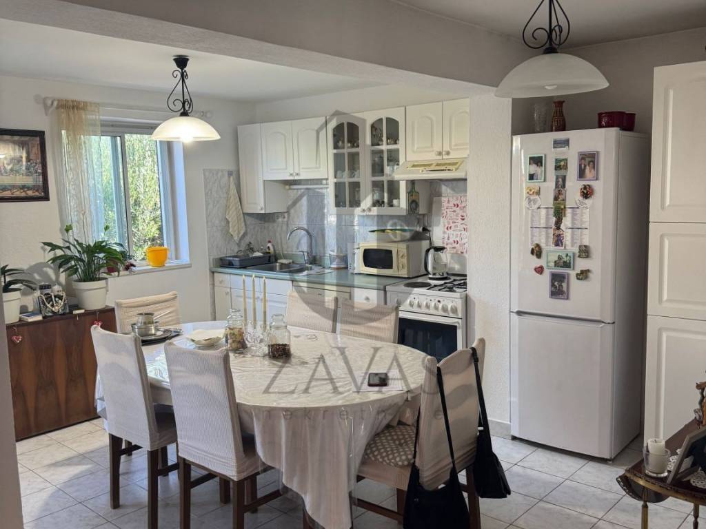 Apartmanska kuća, Prodaja, Postira, Postira