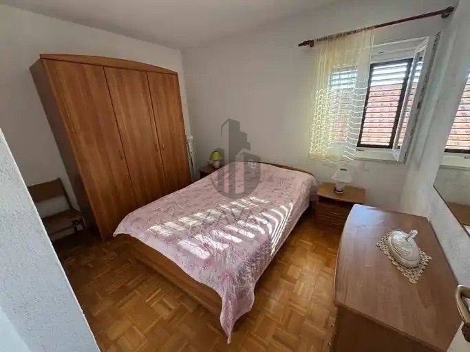 Apartmanska kuća, Prodaja, Postira, Postira