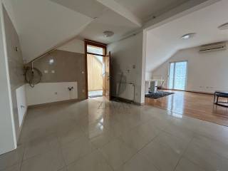 Stan u zgradi, Prodaja, Zagreb, Maksimir