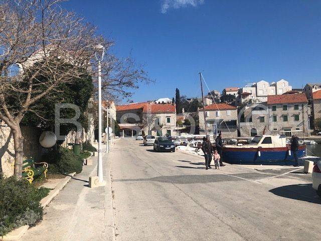 Dvojna kuća, Prodaja, Selca, Sumartin