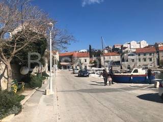 Dvojna kuća, Prodaja, Selca, Sumartin