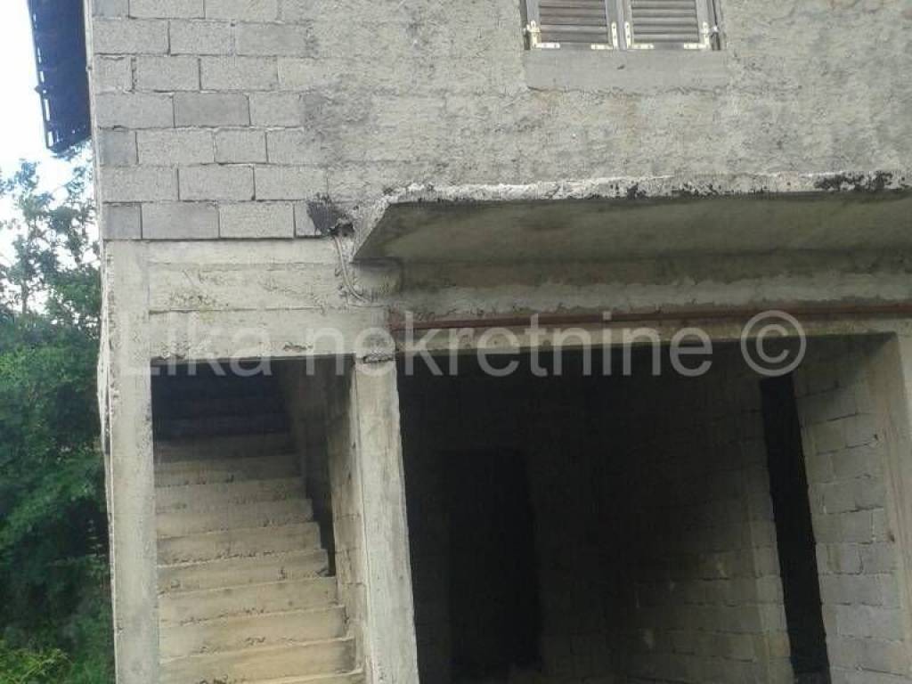 Kuća devastirana u Domovinskom ratu , Prodaja, Gračac, Gračac