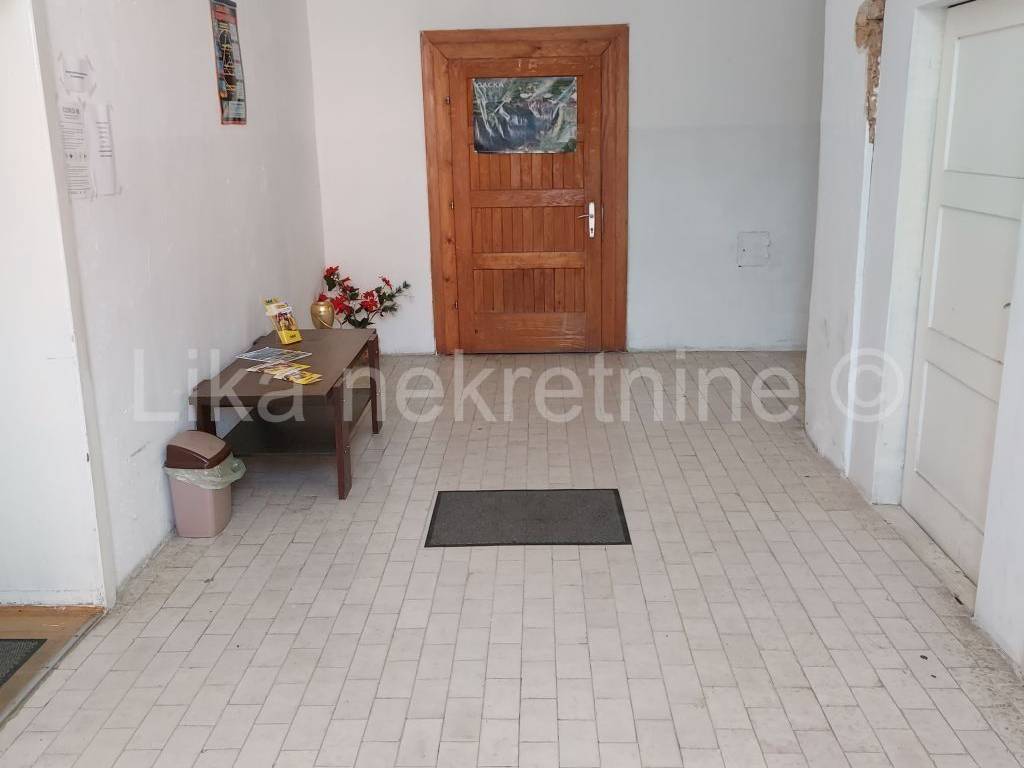 Stambeno poslovni objekt, Prodaja, Otočac, Otočac