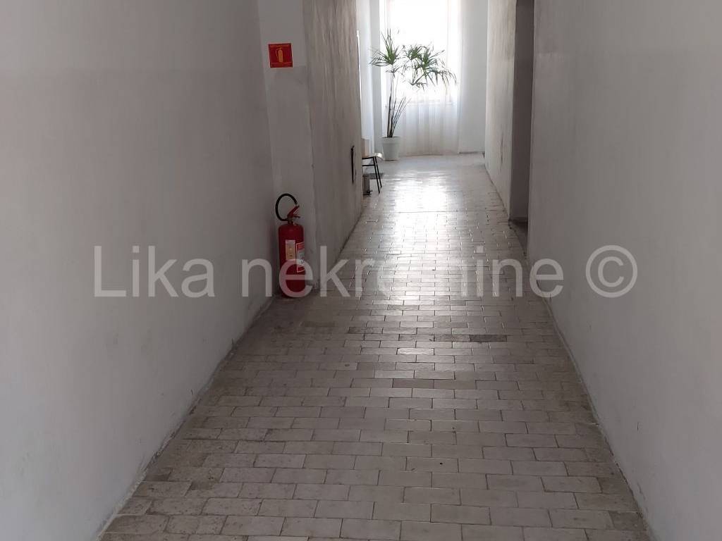 Stambeno poslovni objekt, Prodaja, Otočac, Otočac