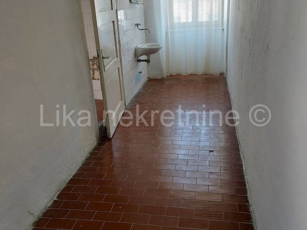 Stambeno poslovni objekt, Prodaja, Otočac, Otočac